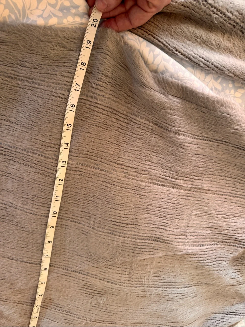 LC Lauren Conrad Light Gray Knit Wrap Scarf w/Frige